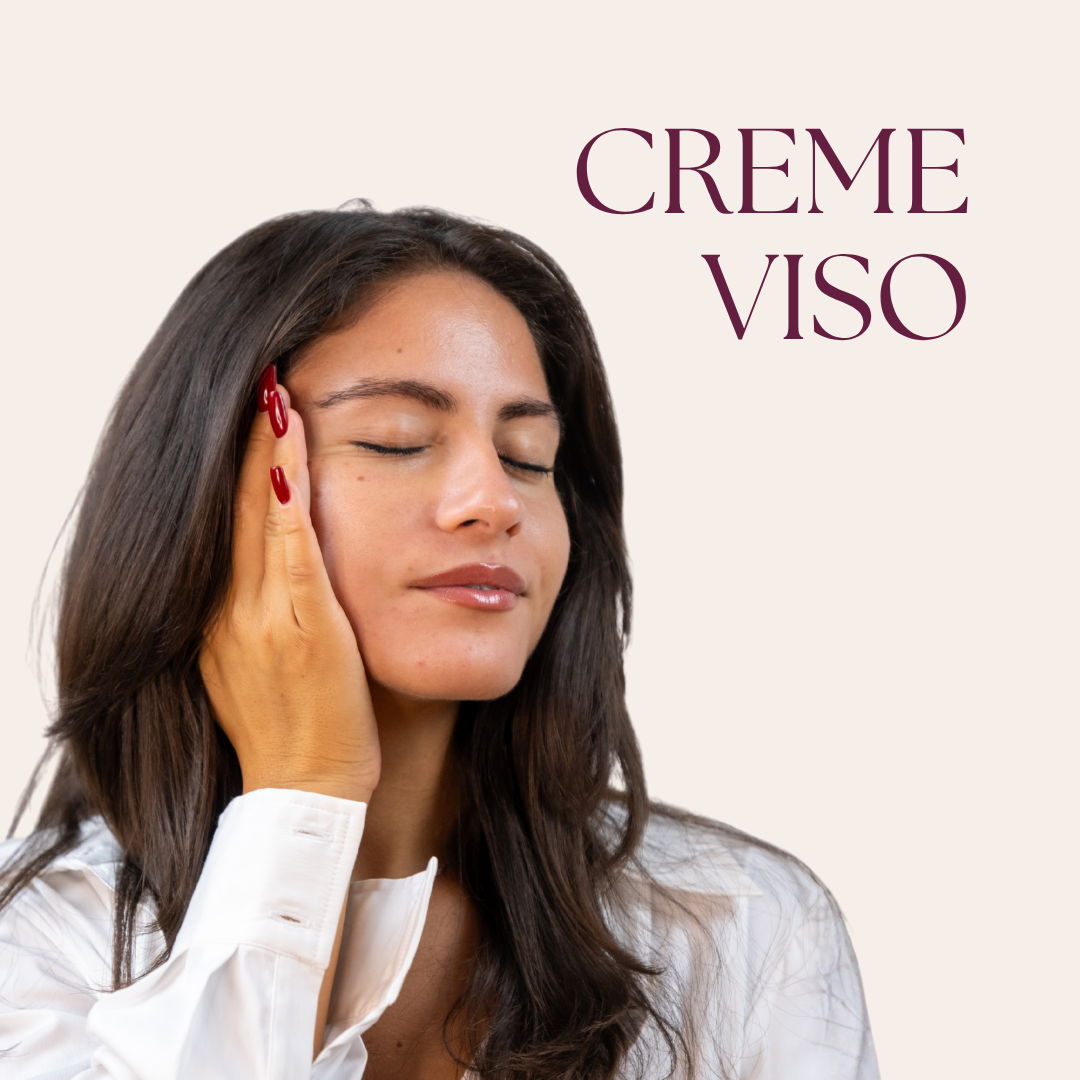 Come applicare la crema viso correttamente: tutti i consigli per una corretta applicazione